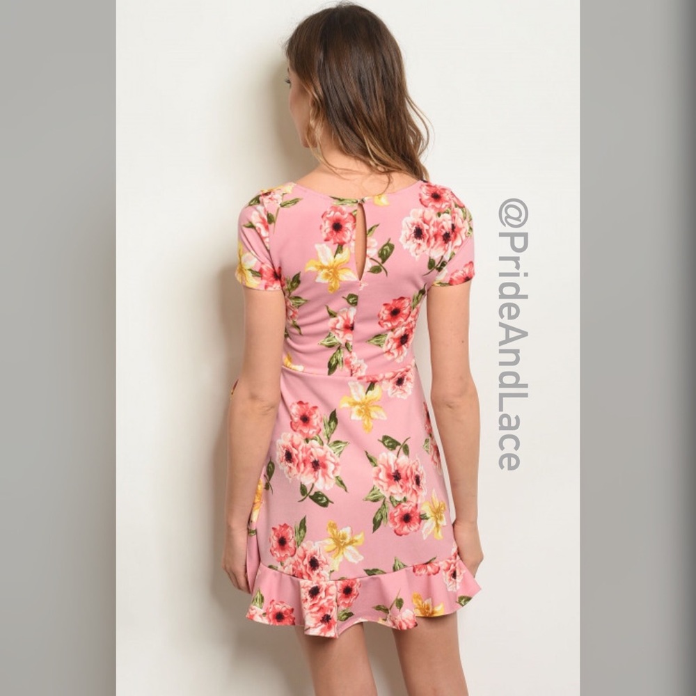 🔴 LAST 1️⃣ 🌸Pink Floral Fitted Dress🌸 - Picture 2 of 4